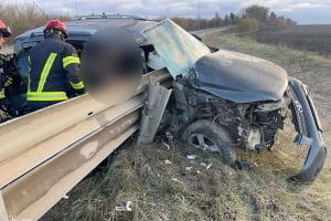 Затисло в металевій пастці: рятувальники вирізали пасажира з понівеченої Toyota