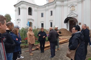 Польська делегація перевірила хід ремонтних робіт костела та монастира у Ізяславі