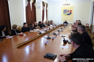 На Хмельниччині скорочують тривалість комендантської години