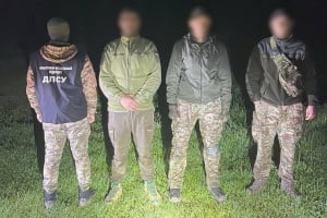Двоє братів та їхній товариш з Хмельниччини намагалися незаконно перетнути кордон