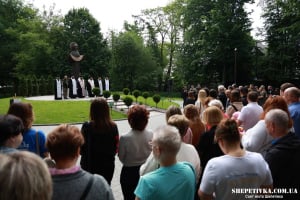 Біля пам’ятника «Чудо Покрови Пресвятої Богородиці» відбулася спільна молитва за душі загиблих дітей