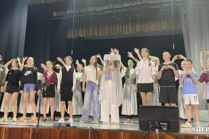 Театр-студія «Дивовижні» представила свою нову виставу