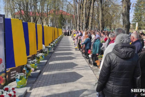 У Плужненській громаді відкрили Алею Пам’яті на честь 45 полеглих захисників