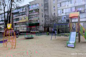 У Славуті вдова загиблого Захисника відкрила на його честь дитячий майданчик