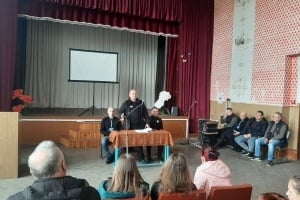 Поліціянти впродовж місяця звітували перед громадами Шепетівщини про стан криміногенної обстановки
