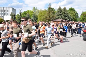 У Шепетівці відбувся патріотичний забіг “Біжу, Шаную, Пам’ятаю”