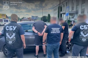 Викрито співробітника ТЦК, який за $7000 продавав «тилові» посади в ЗСУ