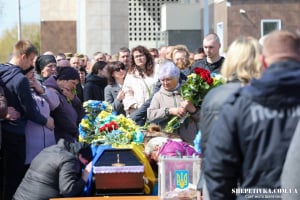 Нетішин провів у останню дорогу 25-річного захисника Вадима Тітова