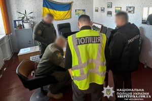 Майже 600 тисяч гривень збитків: на Шепетівщині судитимуть заступника начальника виправної колонії за земельні махінації