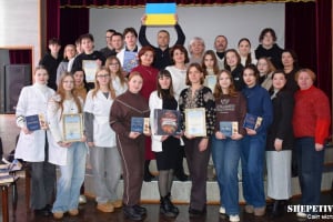 Молодь Шепетівки змагалась в інтелектуальному поєдинку до Дня Соборності