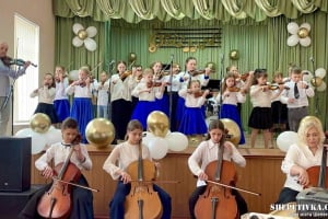 У Шепетівській дитячій музичній школі збирали кошти на відновлення внаслідок обстрілу