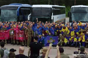 Ще двох жителів Шепетівщини вдалось повернути з полону у рамках обміну у форматі “1000 на 1000”