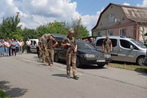 У Полонській громаді попрощалися з ветераном ЗСУ Миколою Козловським