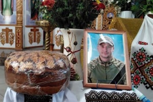На Шепетівщині провели у засвіти 27-річного воїна Андрія Свинара