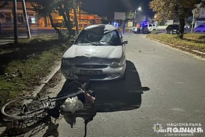 У Шепетівці 22-річний водій збив літню велосипелистку