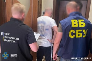 «Відкат» 5% на дорогах: заступника голови Хмельницької ОВА та посадовців викрили на хабарі в 1,1 мільйона гривень