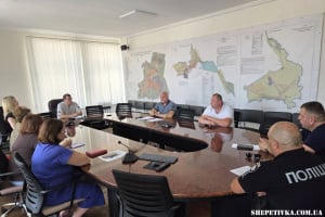 У Славуті оголосили війну "віртуальним" таксі: пасажири та водії мають власні аргументи