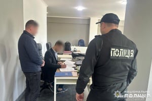 Адвоката підозрюють в організації незаконного переправлення осіб через державний кордон