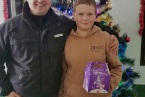На Шепетівщині поліцейські привітали сина загиблого колеги