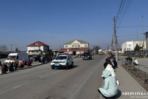Серце матері не витримало окупації, а його — ворожої атаки: Білокриниччя попрощалася із захисником Сергієм Шевчуком