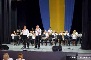 У Шепетівці до 30-річчя Конституції України відзначили тих, хто тримає стрій на фронті та в тилу