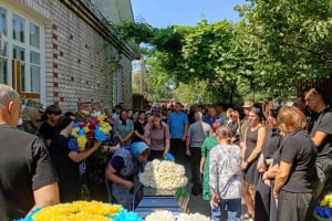 Славутська громада провела в останню путь старшину Олександра Столяра