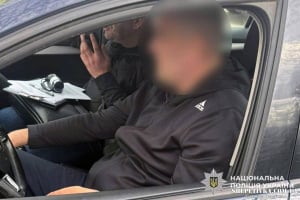 Судитимуть шахрая, який цинічно ошукав військового та сестру зниклого безвісти захисника