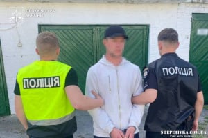 Загрожує до 10 років тюрми: на Шепетівщині судитимуть 27-річного дилера за торгівлю канабісом