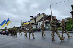 У Полонному попрощалися із бойовим медиком Сопуном Романом Володимировичем