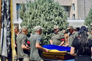 У Нетішині попрощалися з досвідченим воїном-захисником, майстром-сержантом Вячеславом Лещенком