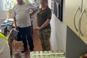 Торги «тиловими» посадами: викрито майора та цивільного, які продавали переведення у військових частинах