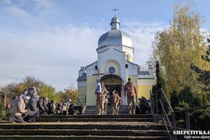 Маріуполь, Бахмут та Запорізький напрямок: у Славуті попрощалися зі старшим солдатом Олександром Зозулюком