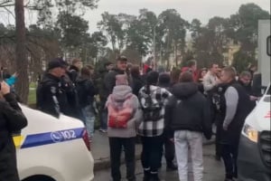 У Нетішині чоловік побив поліцейського під час перевірки документів