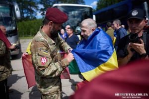 76-й обмін полоненими: з російської неволі повернулися 160 Захисників, троє з Хмельниччини