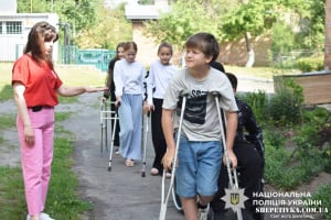 Світ, зручний для всіх: у Шепетівській гімназії №4 провели практичний урок безбар’єрності