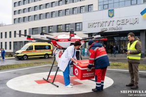 Українські дрони доставлятимуть ліки та донорські органи: що відомо про експеримент уряду