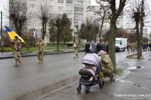 У Шепетівці провели в останню земну дорогу стрільця-снайпера Дмитра Габінета
