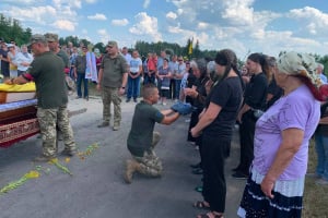 Понінківська громада попрощалася із загиблим під Бахмутом Русланом Власюком