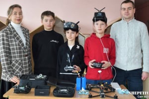 Команда дрон-рейсингу Шепетівської ЗОШ №8 готується до весняного сезону змагань