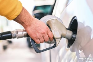 100 гривень за літр? Чому в Україні дорожчає пальне