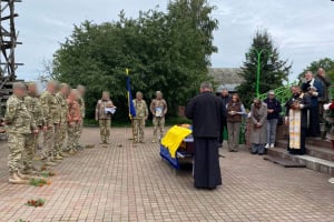 Загинув на Луганщині: полончани провели в останню дорогу воїна Романа Щепіна