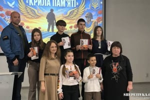 Від моделей літаків до віршів: понад 80 дитячих робіт присвятили полеглим Олексію Месю та В'ячеславу Кучеруку