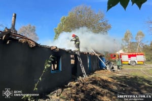 За минулу добу рятувальникам Шепетівщини довелось ліквідовувати три пожежі