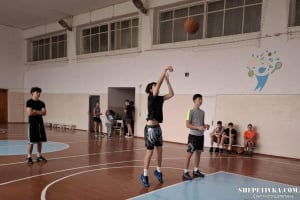 У Шепетівці визначились найвлучніші баскетболісти серед школярів