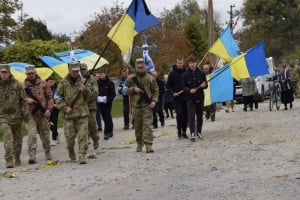 Евакуйовував побратимів із позиції: на Шепетівщині прощались із Матвійчуком Дмитром