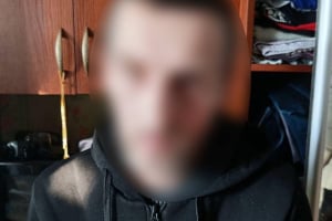 Збував метадон та сильнодіючі лікарські засоби: у Нетішині затримали наркоторговця