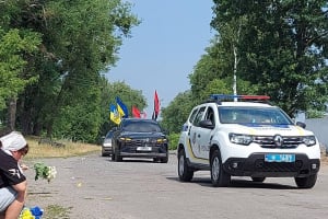 Шлях додому довжиною у 12 років: у Білокриниччі перепоховали Захисника Леоніда Крепця