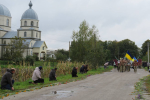 Долучився до брата у лавах Небесного війська: на Шепетівщині прощались із Корольчуком Віктором