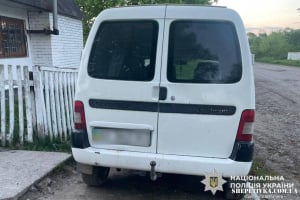 ДТП на Шепетівщині: 78-річний водій Citroen збив юнака під час руху заднім ходом