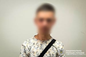 У телефоні підозрюваного у зґвалтуванні виявили ще й дитячу порнографію